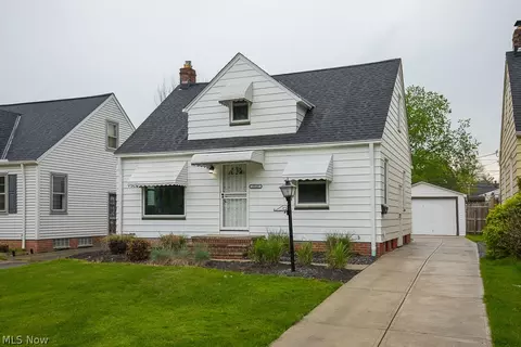 5549 Thomas St, Maple Heights, OH 44137