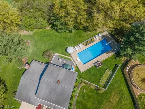 Exterior - 609 Cathy Ann Dr, Boardman, OH 44512 photo 4 of 14