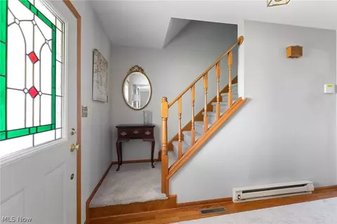 Entry Way - 609 Cathy Ann Dr, Boardman, OH 44512 photo 2 of 2