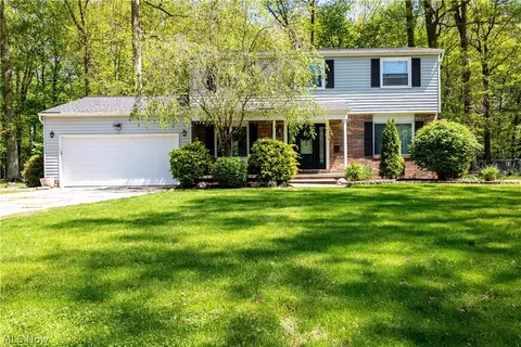 297 Moorewood Ave, Avon Lake, OH 44012