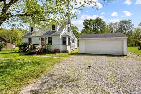 7435 Lake Rd, Chippewa Lake, OH 44215