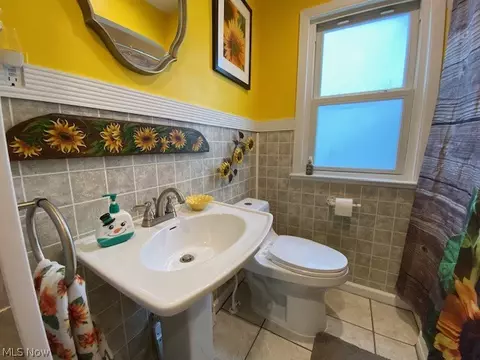 Bath - 24621 Devoe Ave, Euclid, OH 44123 photo 1 of 3