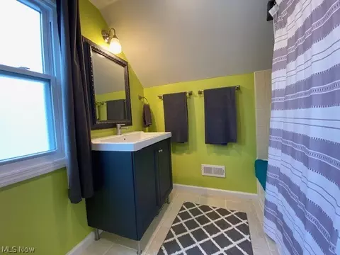 Bath - 24621 Devoe Ave, Euclid, OH 44123 photo 3 of 3