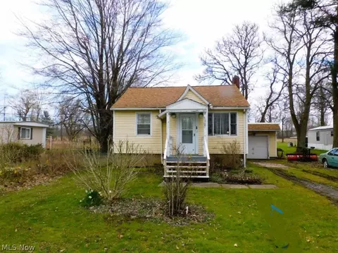 2704 Eureka Rd, Ashtabula, OH 44004 photo 1