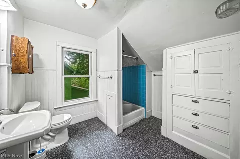 Bath - 4717 Topper Ave, Ashtabula, OH 44004 photo 1 of 2