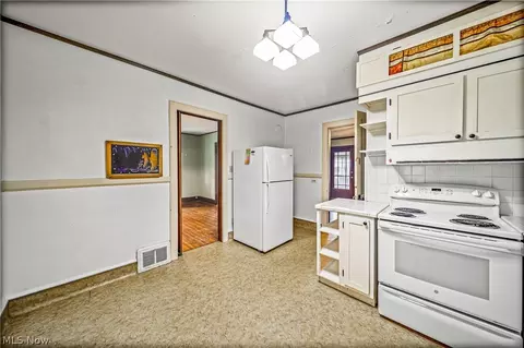 Kitchen - 4717 Topper Ave, Ashtabula, OH 44004 photo 3 of 3