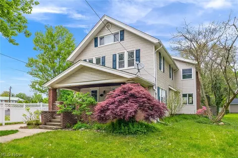 235 6th St, Elyria, OH 44035