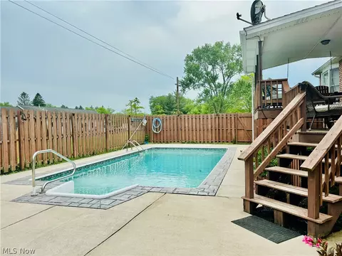206 Fair Ave, Middlebourne, WV 26149 photo 6