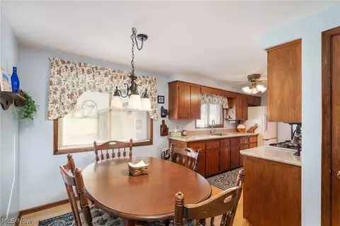 Dining - 2201 Mark Dr, Lorain, OH 44052 photo 2 of 2