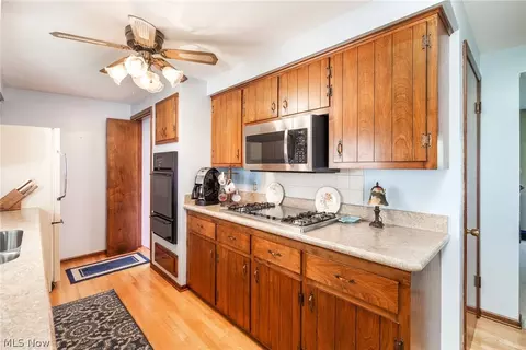 Kitchen - 2201 Mark Dr, Lorain, OH 44052 photo 2 of 2