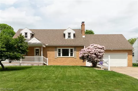 469 E Hopocan Ave, Barberton, OH 44203