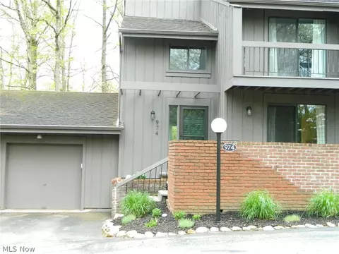 974 Canyon View Rd, Northfield, OH 44067