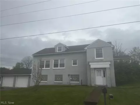 4311 Crooked Run Rd NW, New Philadelphia, OH 44663