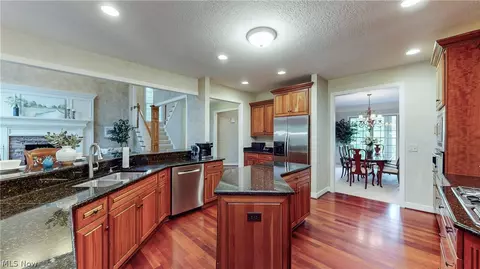 37205 Halton Ct, Solon, OH 44139 photo 12