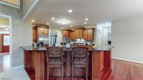 37205 Halton Ct, Solon, OH 44139 photo 10