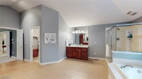 37205 Halton Ct, Solon, OH 44139 photo 23