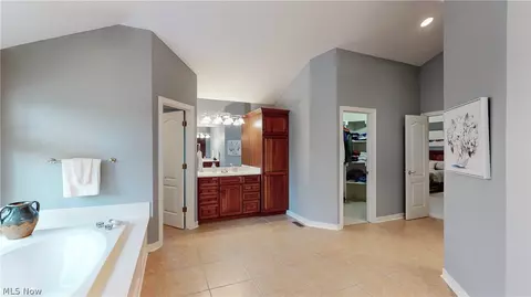 37205 Halton Ct, Solon, OH 44139 photo 22