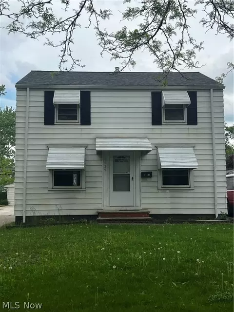 19529 Libby Rd, Maple Heights, OH 44137