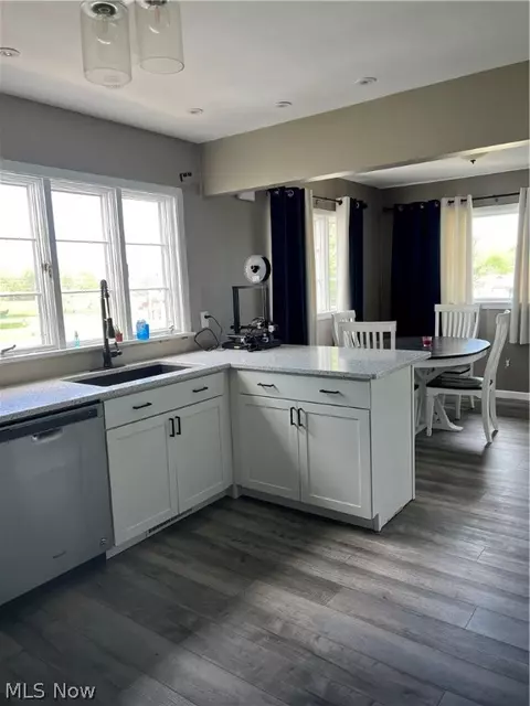 Kitchen - 2780 Austinburg Rd, Ashtabula, OH 44004 photo 2 of 3