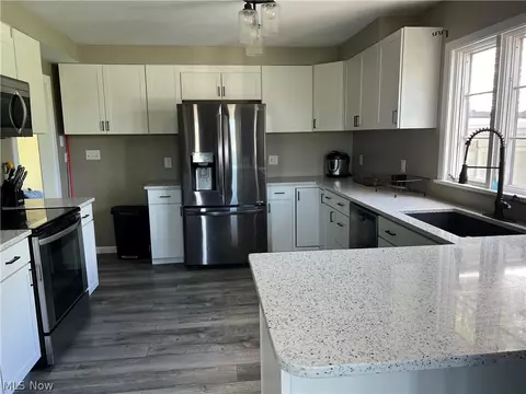 Kitchen - 2780 Austinburg Rd, Ashtabula, OH 44004 photo 3 of 3