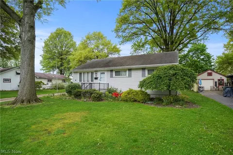 44 Kroeck Ave, Austintown, OH 44515