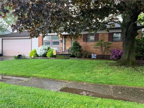 3824 Ennis Cir NE, Canton, OH 44705