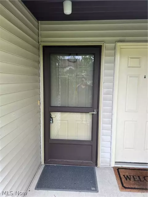 7181 Village Dr, Mentor, OH 44060