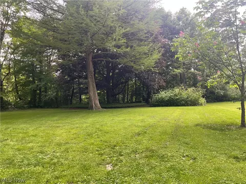 Exterior - 4580 Brookwood Rd, Boardman, OH 44512 photo 13 of 17