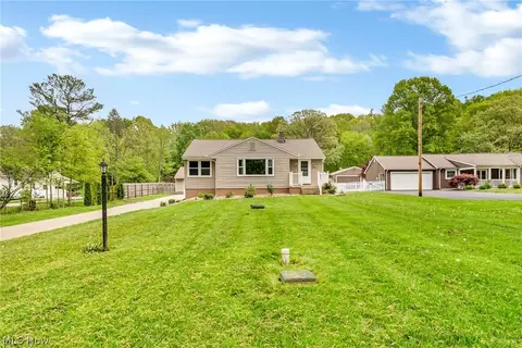 8793 Woodland Rd, Poland, OH 44514