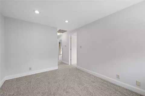 8106 Middlesex Rd, Mentor, OH 44060 photo 20