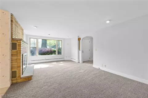 8106 Middlesex Rd, Mentor, OH 44060 photo 4
