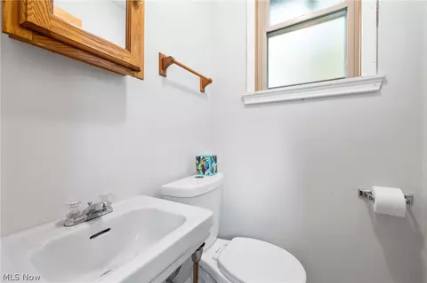8106 Middlesex Rd, Mentor, OH 44060 photo 24