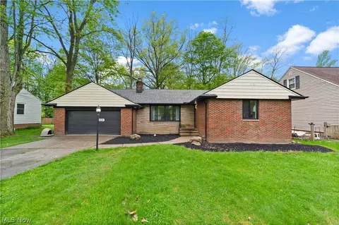 834 Stuart Dr, South Euclid, OH 44121