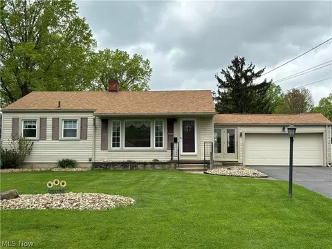 6940 Paxton Rd, Youngstown, OH 44512