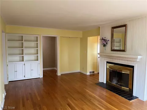 471 Molane Ave, Akron, OH 44313 photo 4