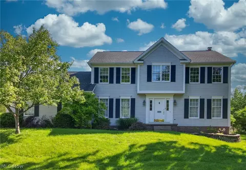 7677 Woodspring Ln, Hudson, OH 44236