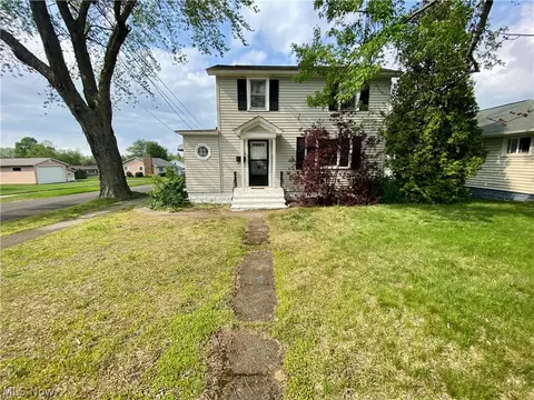 970 Fern St, Conneaut, OH 44030
