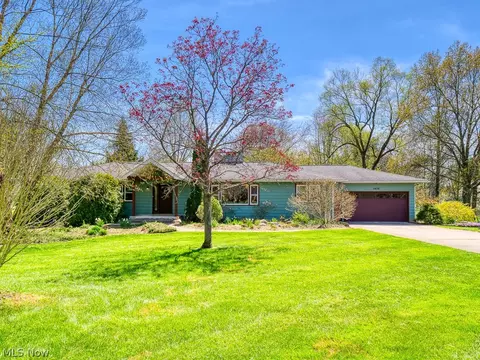 2850 W Bath Rd, Akron, OH 44333