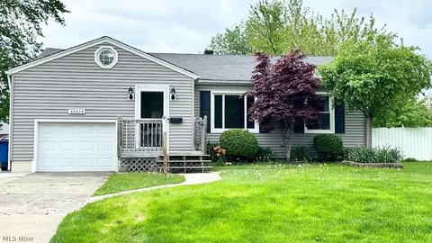 33474 Willowick Dr, Eastlake, OH 44095