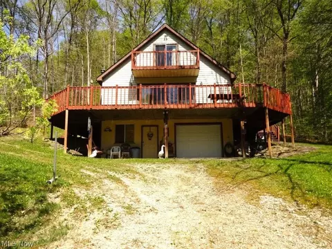 148 Teaberry Hollow Rd, Maysel, WV 25133