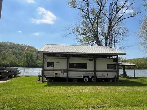 10006 N River Rd, Mcconnelsville, OH 43756
