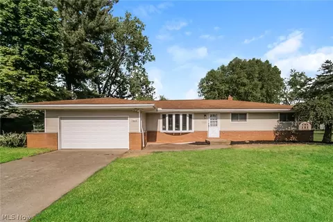 7869 Joyce Dr, Parma, OH 44130