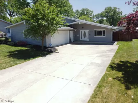 23863 Delmere Dr, North Olmsted, OH 44070