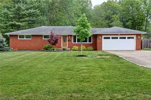 7245 Noll Dr, North Ridgeville, OH 44039