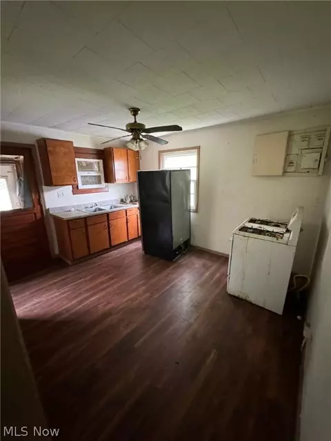 1777 E 37th St, Lorain, OH 44055 photo 9