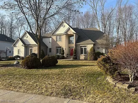 890 Cimarron Oval, Aurora, OH 44202