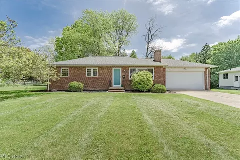 3621 Lakeview Blvd, Stow, OH 44224