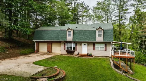 57 Green Tree Dr, Parkersburg, WV 26104