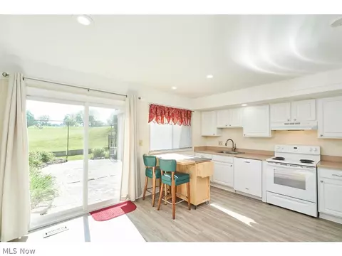 Kitchen - 63 Nottoway Ct, Akron, OH 44313 photo 1 of 3