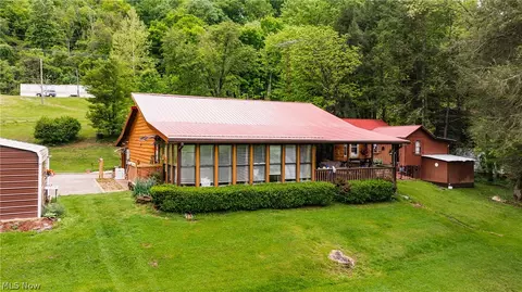 6037 Elizabeth Pike, Elizabeth, WV 26143